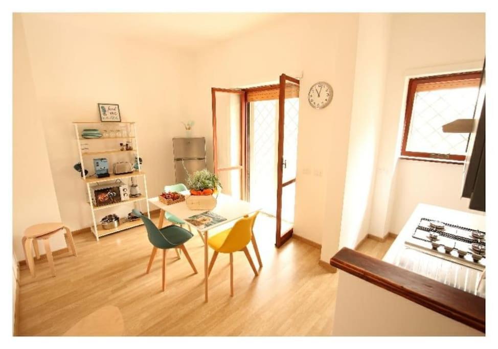 Cozy Coastal Gateway Appartement Ostia Buitenkant foto